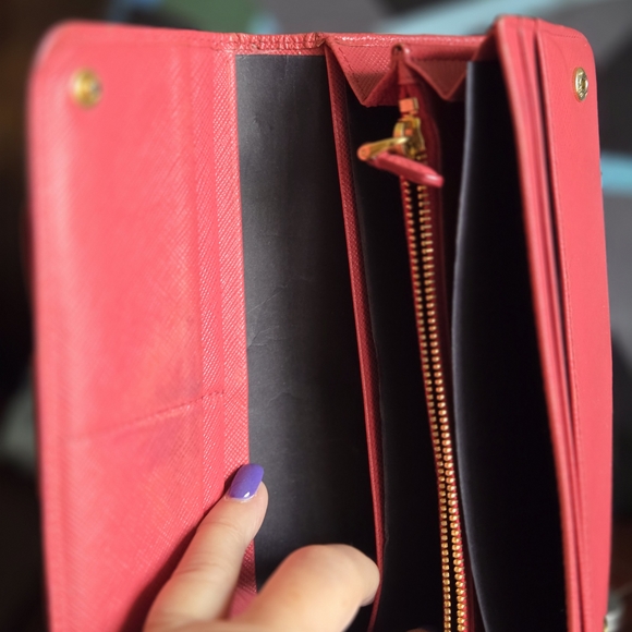 Prada Red Women's Wallet - Picture 5 of 5